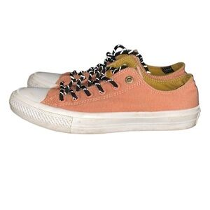 Chuck Taylor Converse with lunarlon, low top, peach with black laces, size 8.5